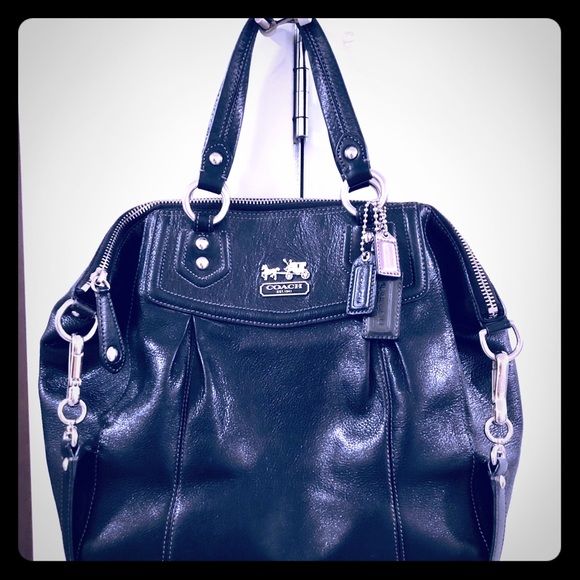 Coach Handbags - Black leather coach purse